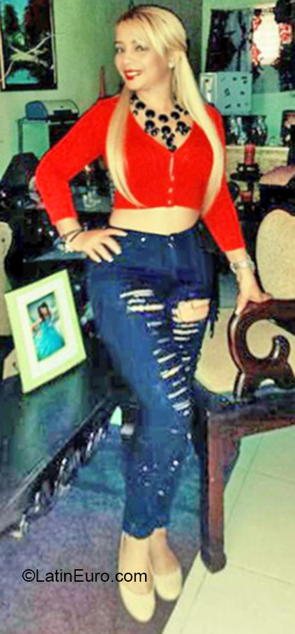 Date this cute Dominican Republic girl Aliha from Santiago DO24373