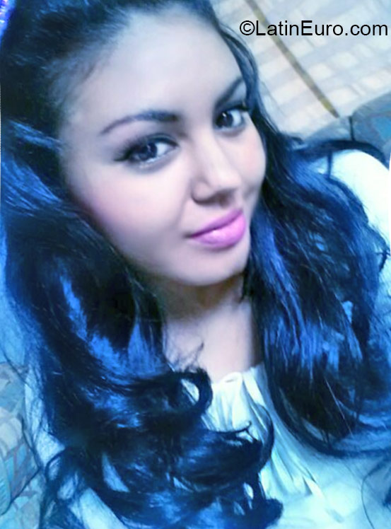 Date this sultry Honduras girl Dania from La Ceiba HN1907