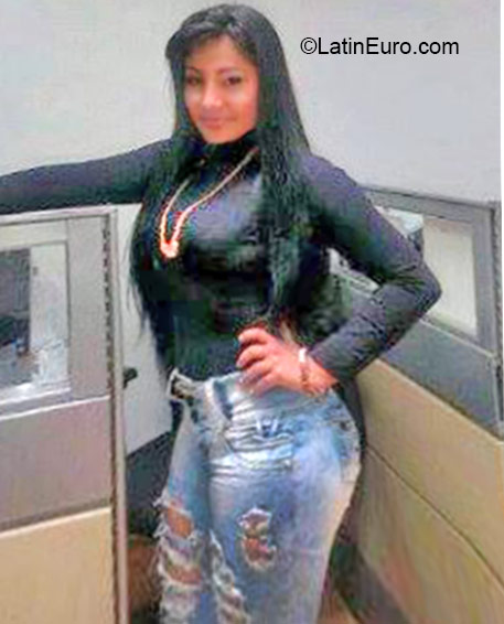 Date this young Panama girl Cristi from Panama City PA830