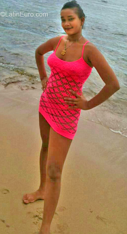 Date this passionate Dominican Republic girl Amarilis from Santo Domingo DO24454