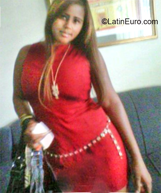 Date this good-looking Dominican Republic girl Candy from Santo Domingo DO24477