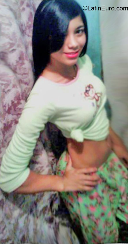 Date this stunning Dominican Republic girl Molly from Santo Domingo DO24570