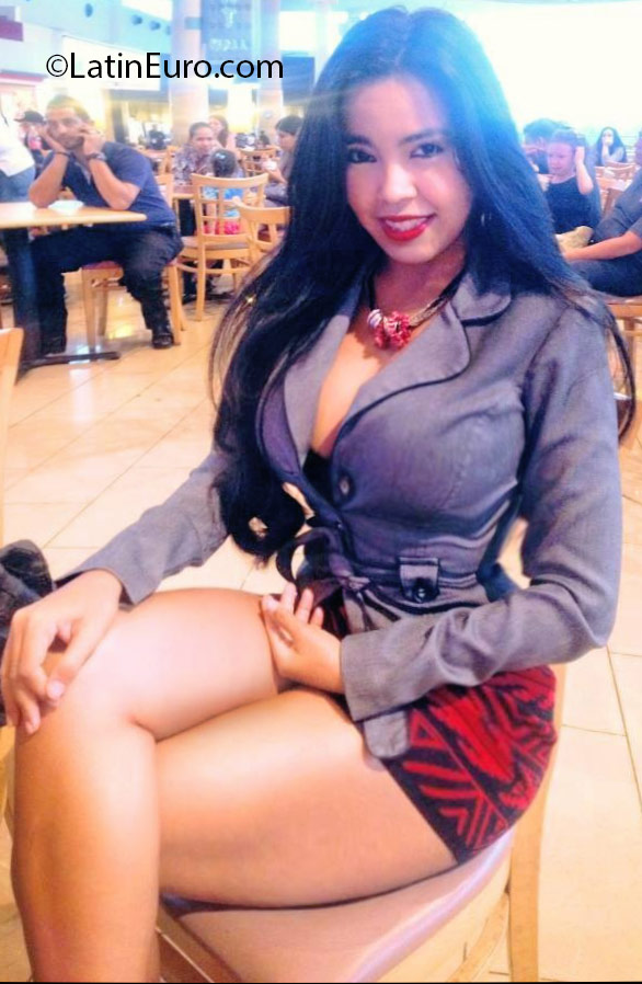 Date this lovely Honduras girl Sara from Roatan HN1978