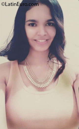 Date this good-looking Honduras girl Alejandra from Tegucigalpa HN1982