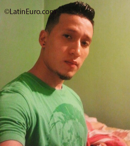Date this cute United States man Alexander from Riverside US16970
