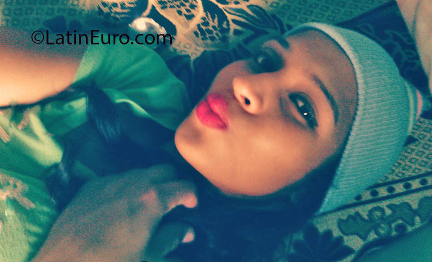 Date this hot Honduras girl Yoselin from Tegucigalpa HN1995
