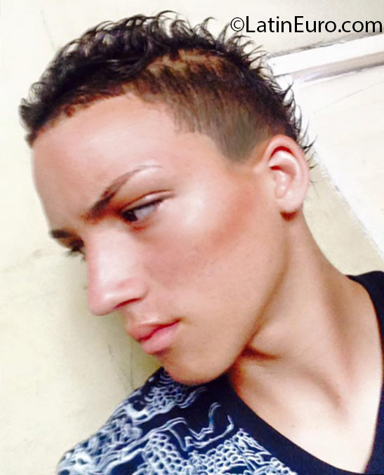 Date this young Dominican Republic man Julious from Santiago DO24832