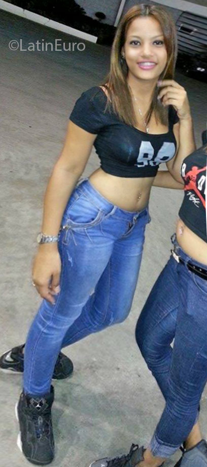 Date this stunning Dominican Republic girl Pamela from Santiago DO24846