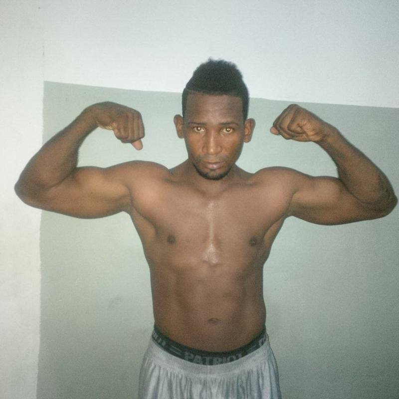 Date this hard body Dominican Republic man Wilkin from Santo Domingo DO24872