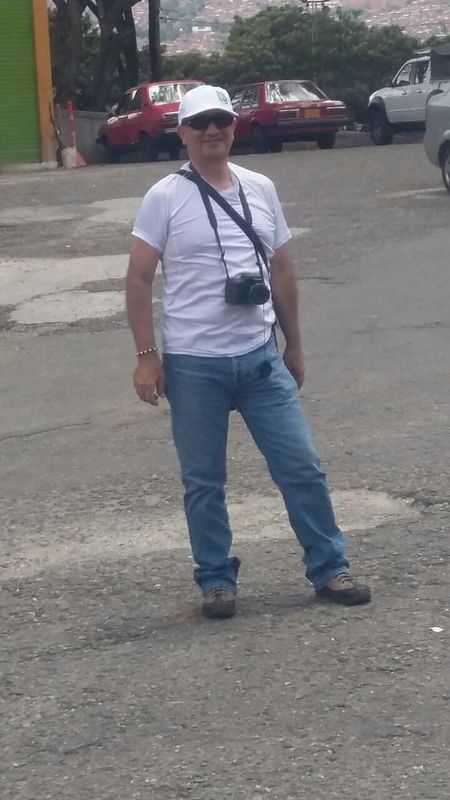 Date this lovely Colombia man Cesar from Envigado CO18633