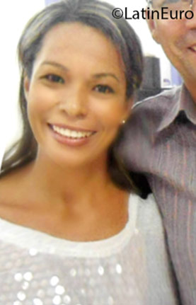 Date this nice looking Brazil girl Waleny from Codo BR9574