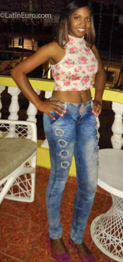 Date this sensual Dominican Republic girl Estephany from La Romana DO24979