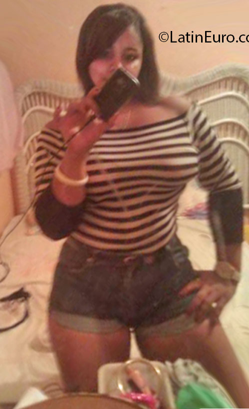 Date this charming Dominican Republic girl Annelina from Santiago DO25020