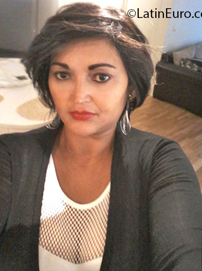 Date this happy Norway girl Angela from Trondheim NO201