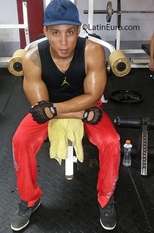 Date this sensual Panama man Abimael from Panama PA910