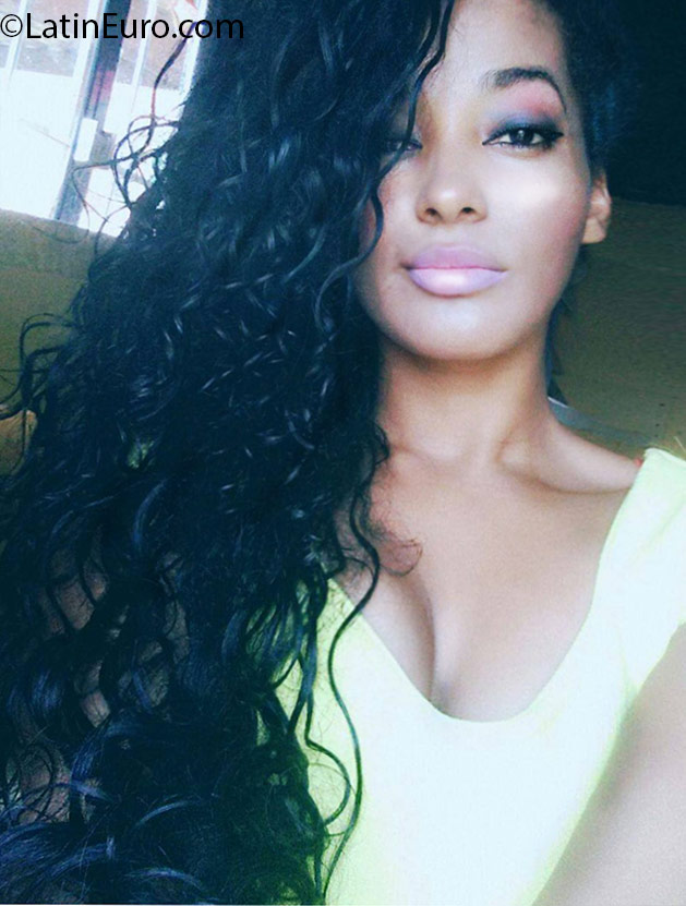 Date this stunning Brazil girl Denise from Sao Paulo BR9609