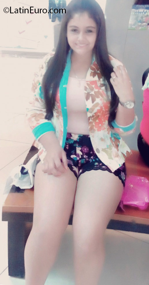 Date this funny Honduras girl Gaby from Tegucigalpa HN2216