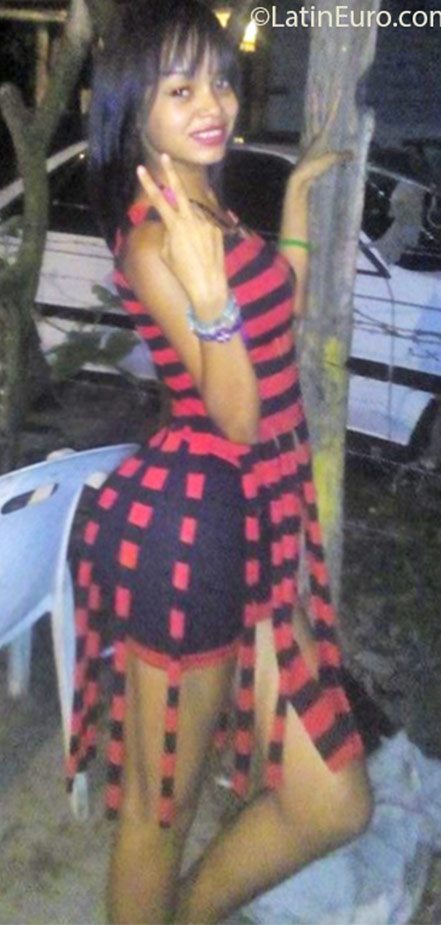 Date this voluptuous Dominican Republic girl Pequenita from Bonao DO25213