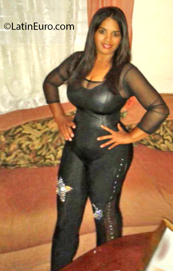 Date this delightful Dominican Republic girl Andrais from Santo Domingo DO25268