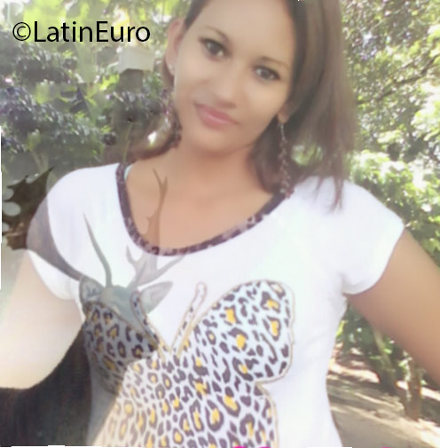 Date this athletic Honduras girl Iza from Tegucigalpa HN2083