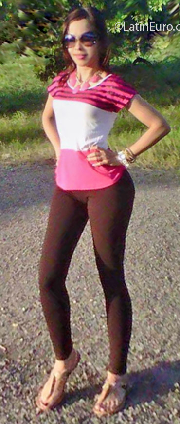 Date this athletic Dominican Republic girl Maria from Santiago DO25288