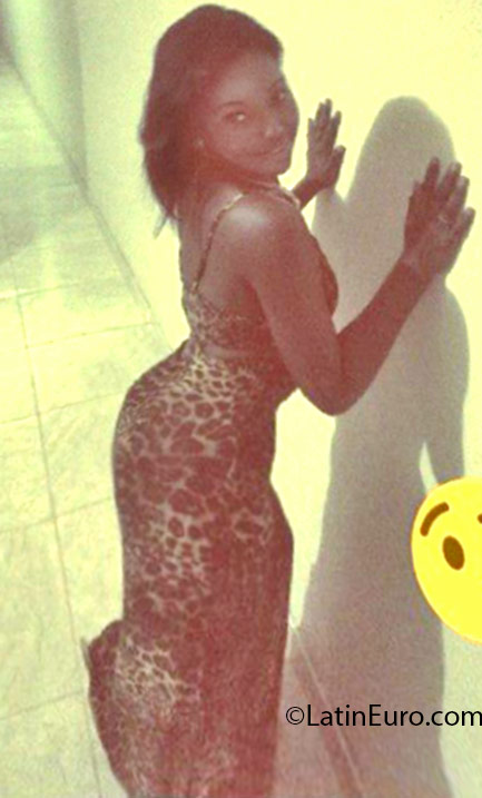 Date this charming Dominican Republic girl Camila from Santo Domingo DO25333