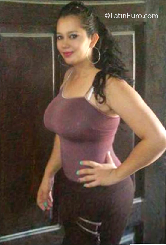 Date this stunning Honduras girl Selenia from San Pedro Sula HN2110