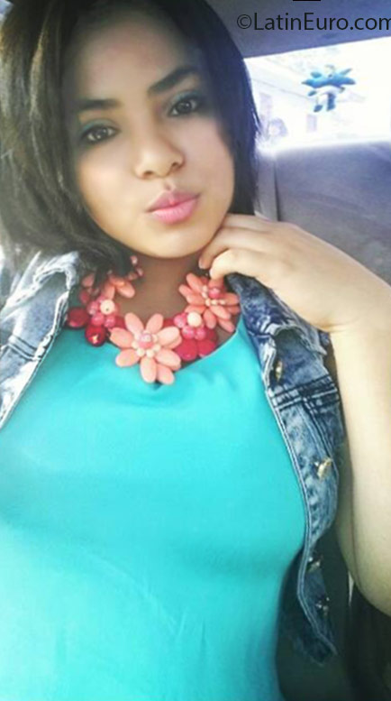 Date this attractive Honduras girl Vani from San Pedro Sula HN2111