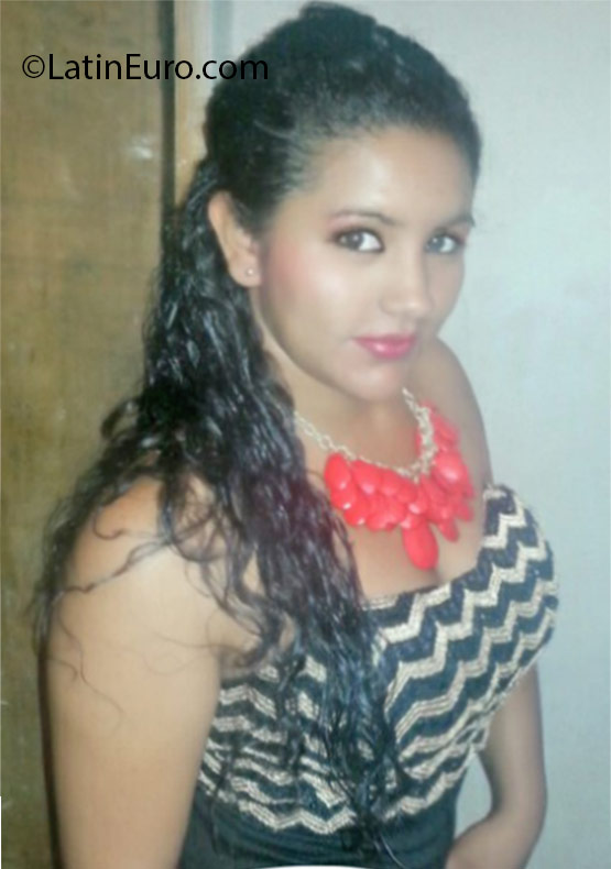 Date this happy Honduras girl Lilian from Tegucigalpa HN2123