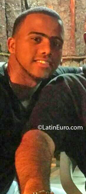 Date this hard body Dominican Republic man John from Santiago DO25497