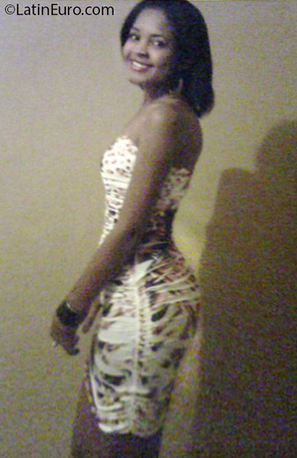 Date this charming Dominican Republic girl Estenislia from Santiago DO25509