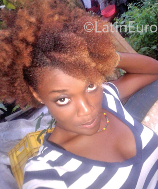 Date this voluptuous Jamaica girl Celia from Kingston JM2302