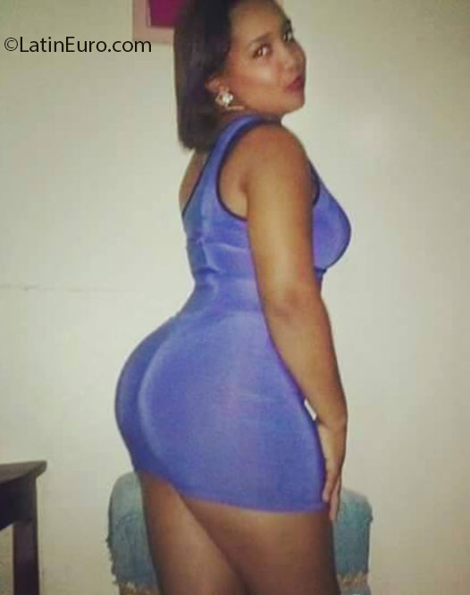 Date this beautiful Dominican Republic girl Yolania from Bonao DO25553
