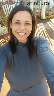 Date this lovely Brazil girl Josi from Toledo BR9645