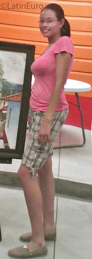 Date this young Honduras girl Ligia from El Progreso HN2169