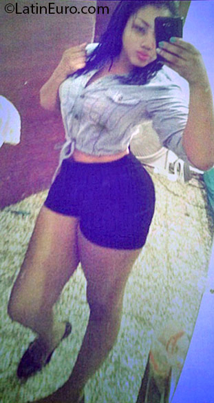 Date this charming Dominican Republic girl Angie from Santo Domingo DO25772