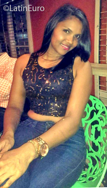 Date this young Dominican Republic girl Katy from San Francisco De Macoris DO25792