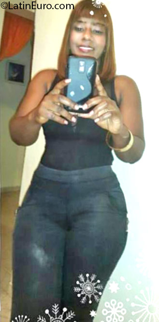 Date this voluptuous Dominican Republic girl Eliandy from Santo Domingo DO25811