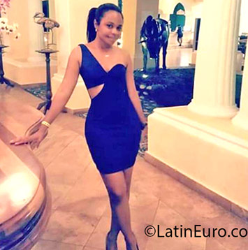 Date this hard body Dominican Republic girl Arnety from Santo Domingo DO25818
