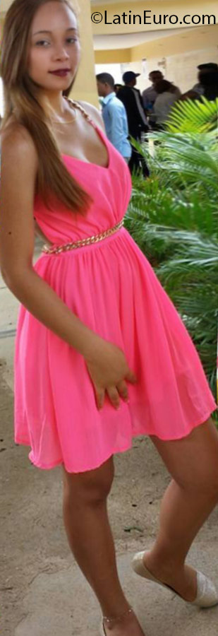 Date this delightful Dominican Republic girl Yajairia from Santiago DO25871