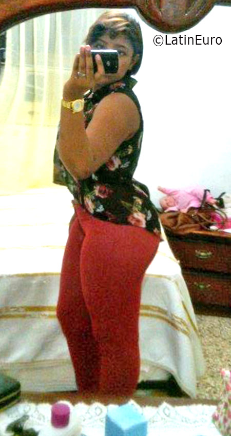 Date this delightful Dominican Republic girl Laura from Santo Domingo DO25940