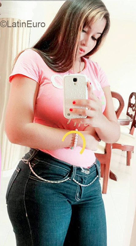 Date this tall Dominican Republic girl Millie Estrella from Santo Domingo DO25979
