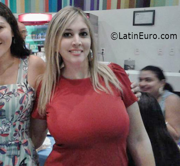 Date this sultry Brazil girl Flavia from Manaus BR9690