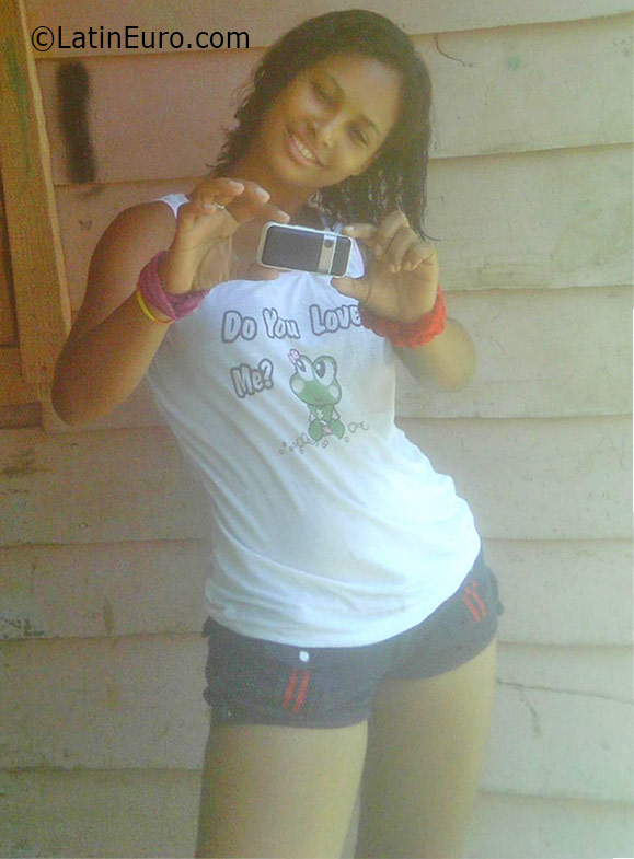 Date this pretty Dominican Republic girl Rosme from Mao DO26014