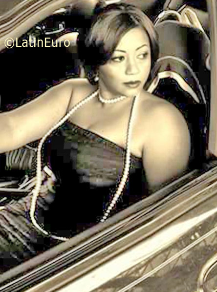 Date this charming Dominican Republic girl Leonor from San Cristobal DO26016