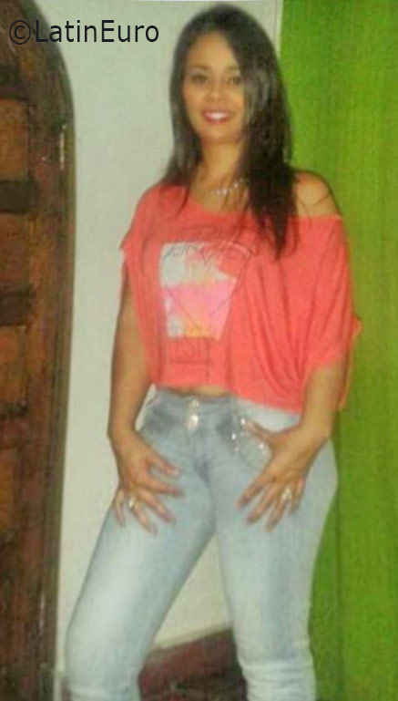 Date this sultry Panama girl Diana from Panama PA1009