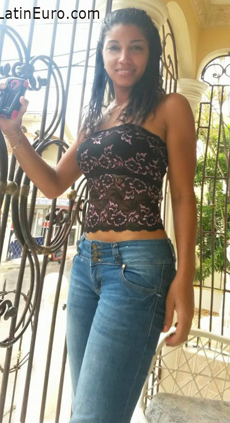 Date this fun Dominican Republic girl Angela from Higuey DO26038