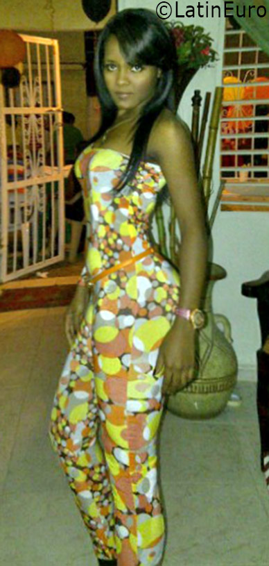 Date this hot Dominican Republic girl Arisleny from Santo Domingo DO31884