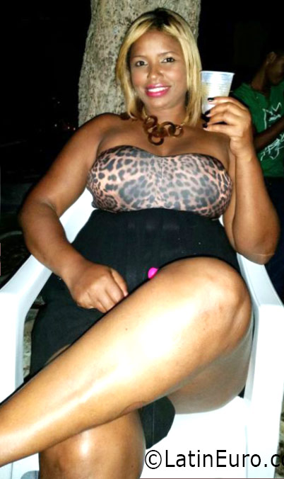 Date this foxy Dominican Republic girl Gleny from Santiago De Los Cabaleros DO26092