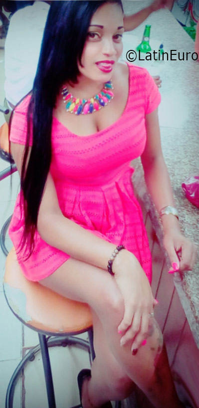 Date this pretty Dominican Republic girl Rosanna from Santo Domingo DO26112